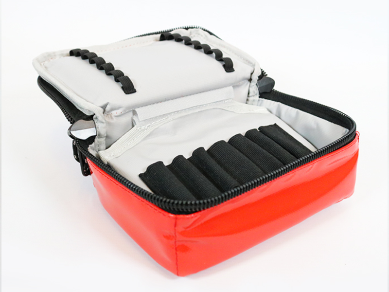 Ampoulier PROACT™ en PVC - Dimensions 17.5 x 7.5 x 12.5 cm - Contenance 40 ampoules – Livré vide - Rouge